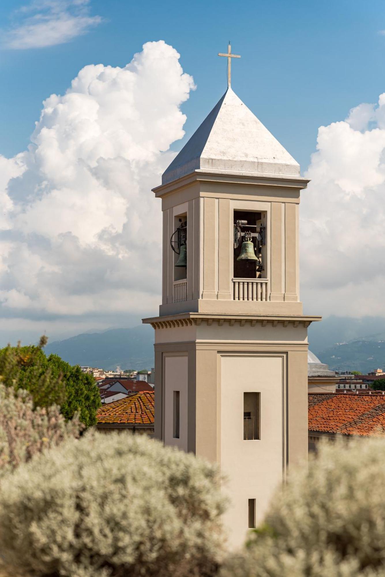 Levante Appartamento Di Pregio, Terrazza E Vista Panoramica Sul Mare E La Citta Viareggio Bagian luar foto